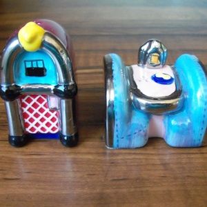 Jenny Berta collectible salt/pep. shakers(#EV661)